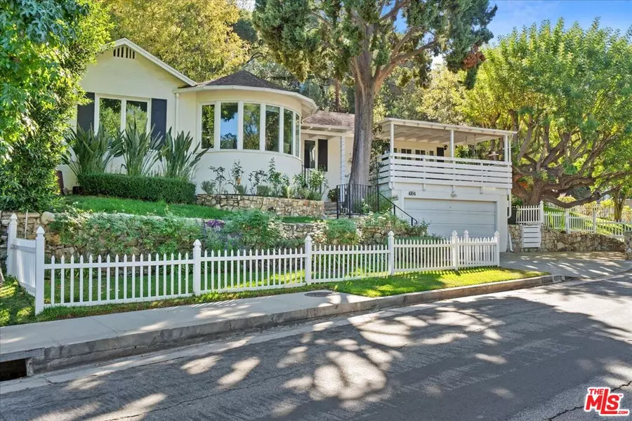 4104 Saugus Ave, Sherman Oaks, CA 91403