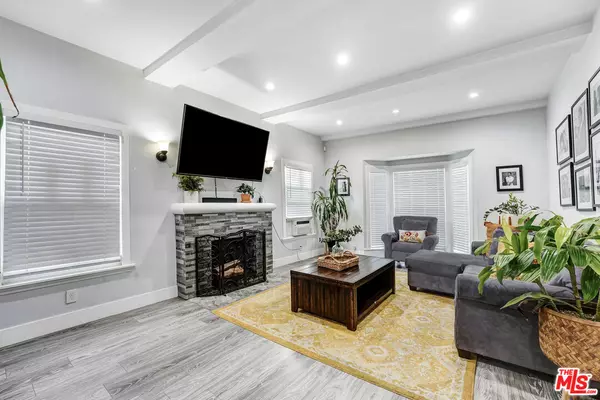 Los Angeles, CA 90044,600 W 102nd St