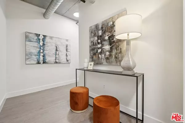 Los Angeles, CA 90015,645 W 9th St #530