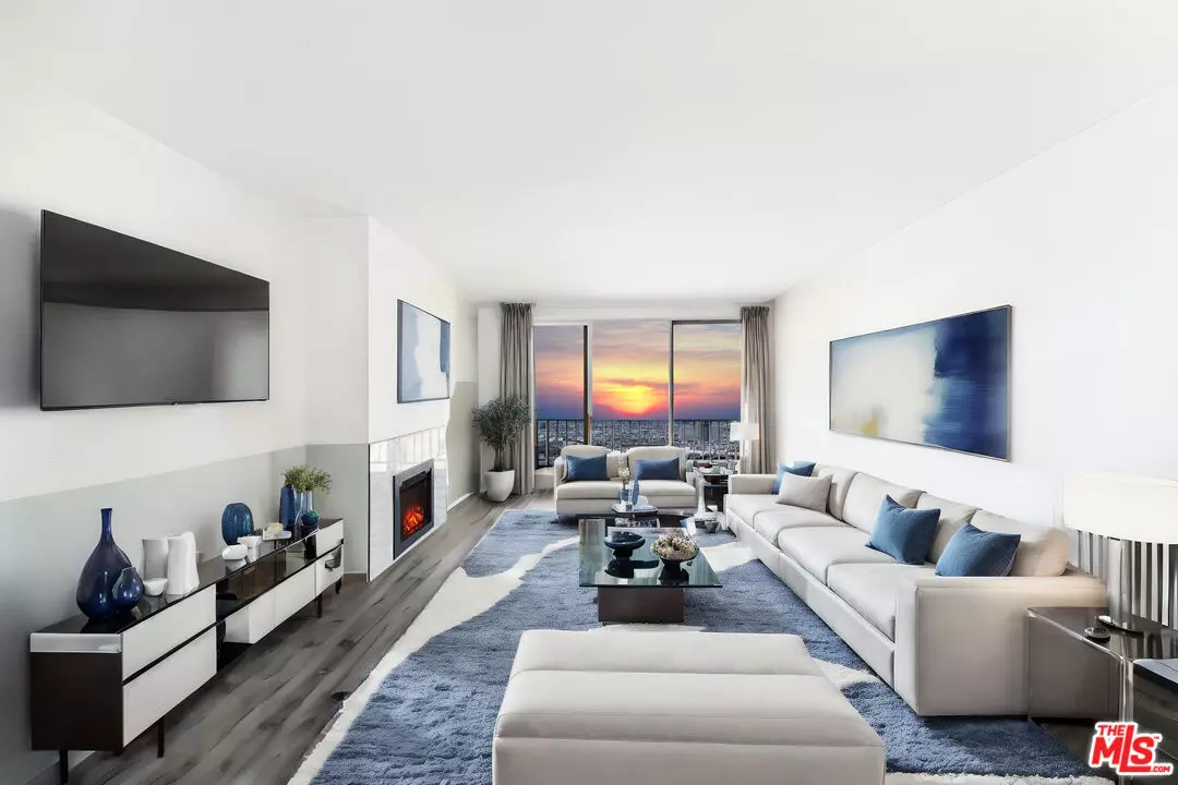 Santa Monica, CA 90403,900 Euclid St #404