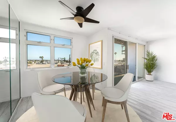 Santa Monica, CA 90403,900 Euclid St #404