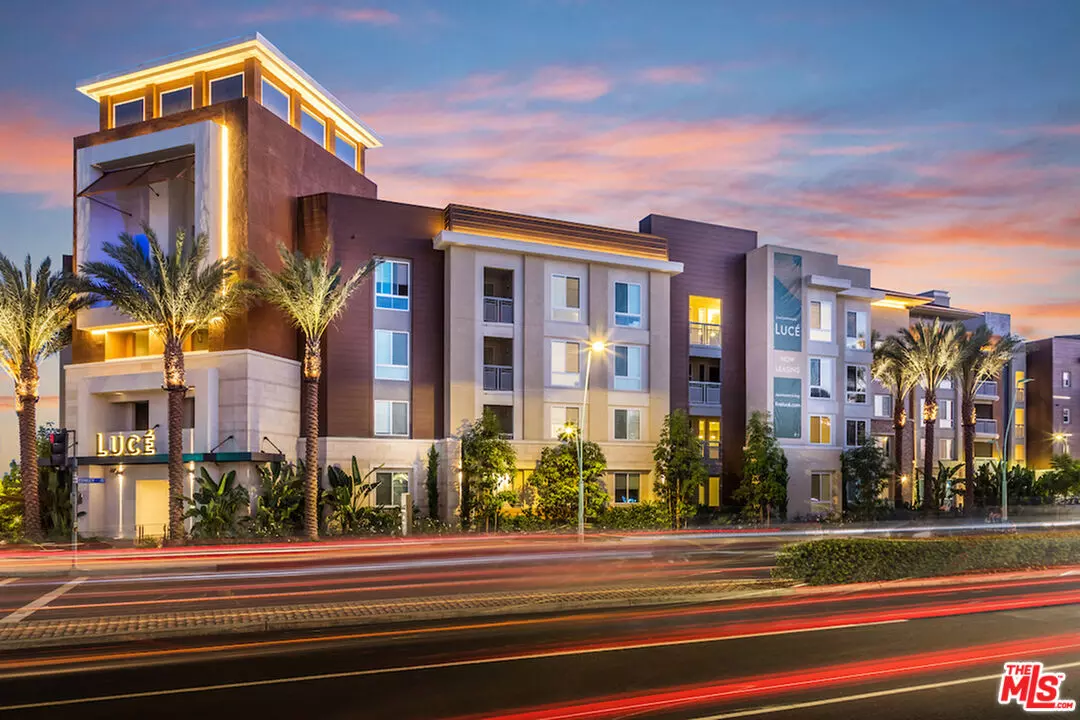 Huntington Beach, CA 92647,7290 Edinger Ave #2081