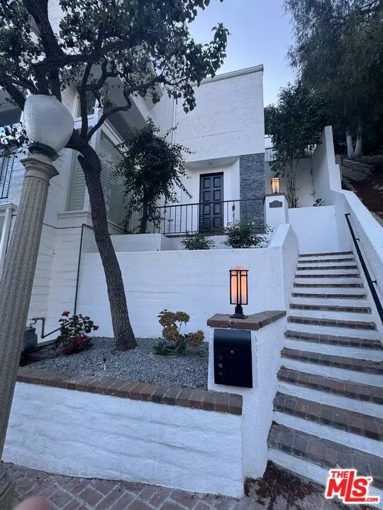 Los Angeles, CA 90069,1713 Queens Ct