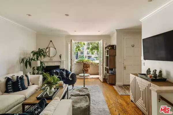 Los Angeles, CA 90048,8611 Burton Way #5