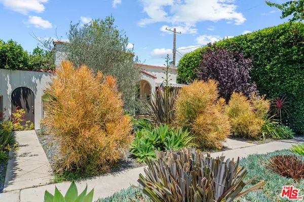 Los Angeles, CA 90034,9015 W 24th St