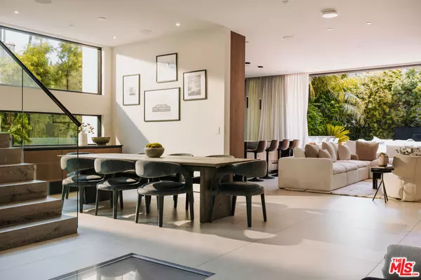 Los Angeles, CA 90048,515 N Harper Ave