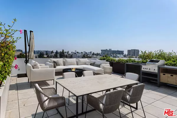 425 N Palm Dr #401, Beverly Hills, CA 90210