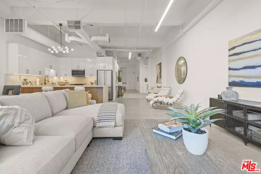 1130 S Flower St #211, Los Angeles, CA 90015