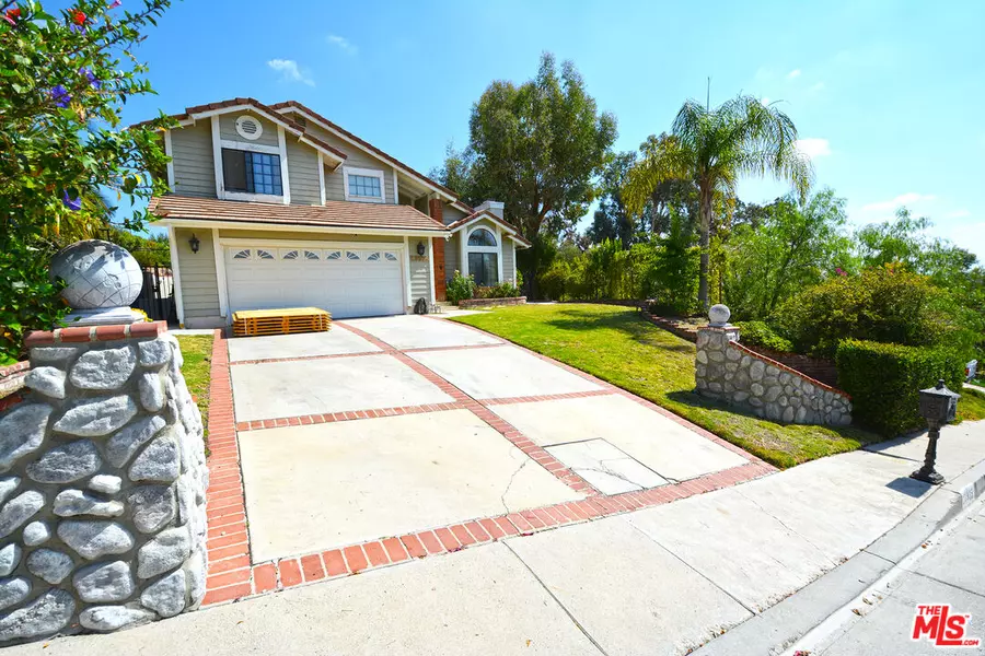 23935 Ingomar St, West Hills, CA 91304