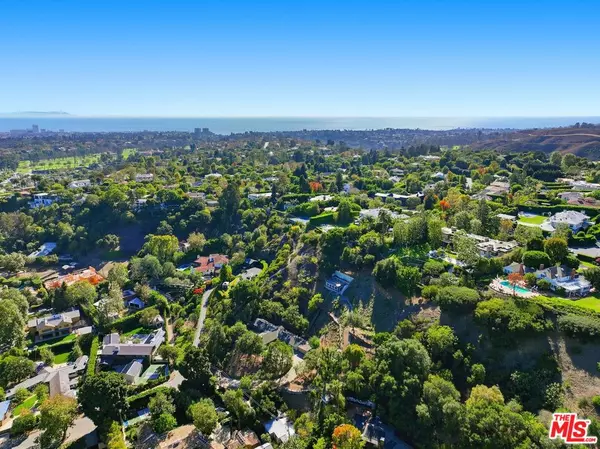 Los Angeles, CA 90049,13241 Riviera Ranch Rd