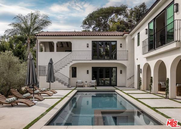 8185 Hollywood Blvd, Los Angeles, CA 90069