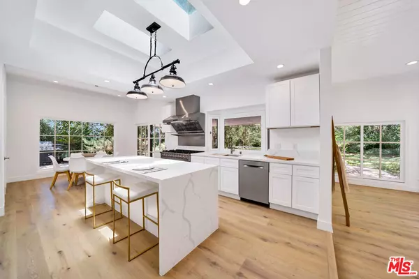 Calabasas, CA 91302,4370 Park Milano