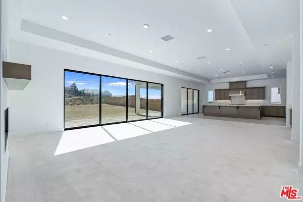 Porter Ranch, CA 91326,12060 Red Hawk Ln