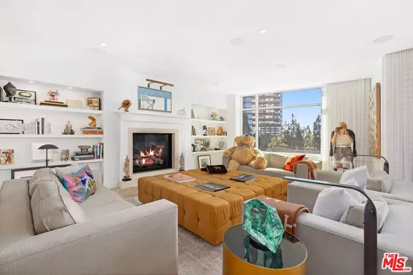 Los Angeles, CA 90067,1 W Century Dr #5B