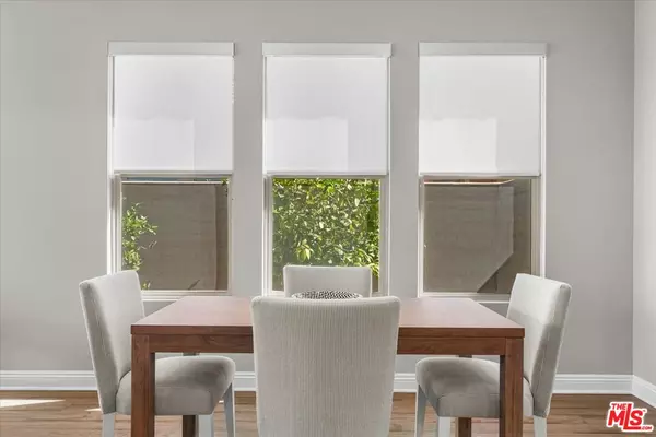 Rancho Mirage, CA 92270,86 Burgundy