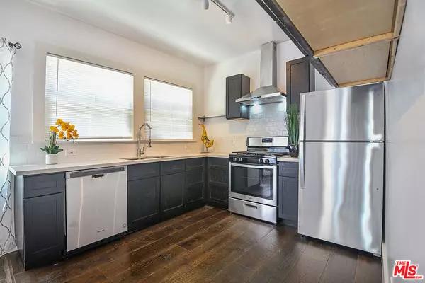 Los Angeles, CA 90007,2945 Van Buren Pl