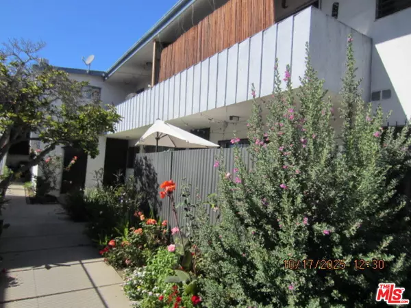 Los Angeles, CA 90005,811 S Wilton Pl