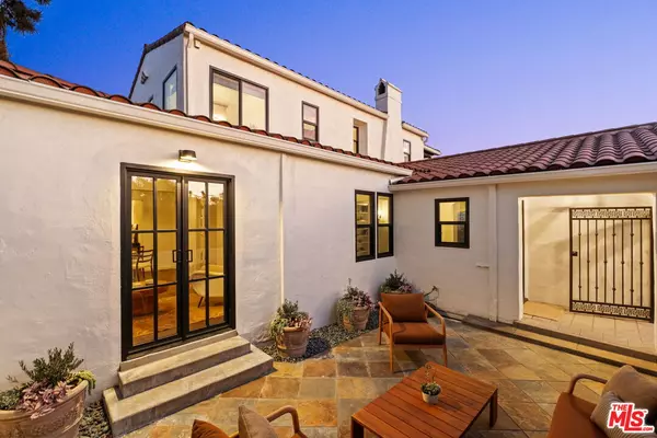 Los Angeles, CA 90019,1302 S Hauser Blvd