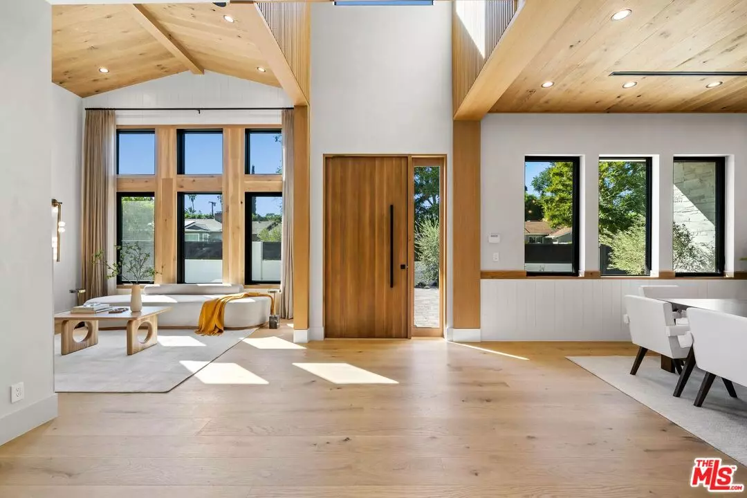 Encino, CA 91316,5414 Genesta Ave