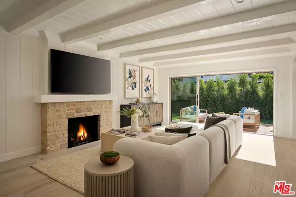 Los Angeles, CA 90049,11268 Cashmere St