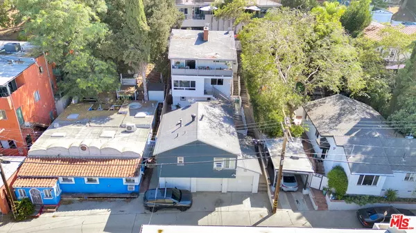 Los Angeles, CA 90068,3662 Fredonia Dr