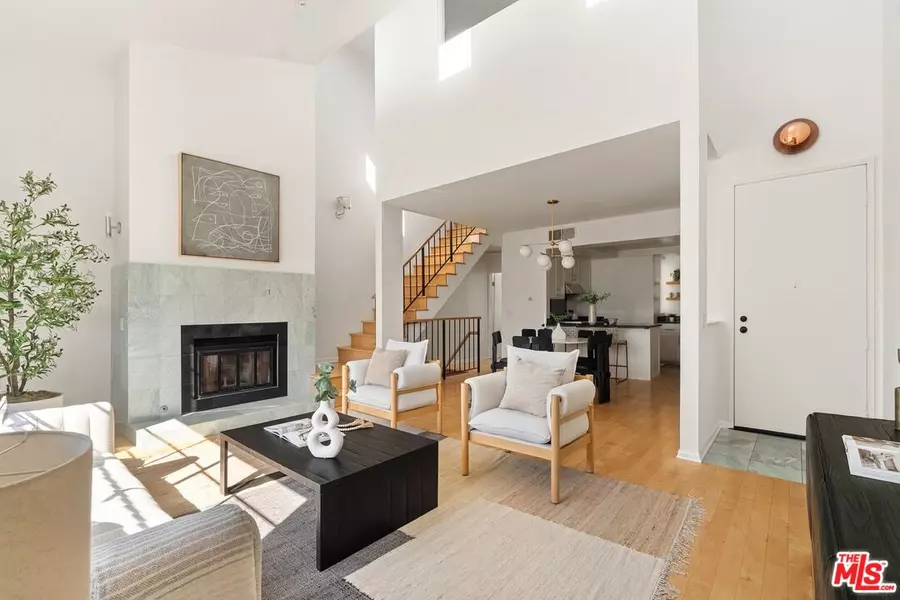 12515 Pacific Ave #203, Los Angeles, CA 90066