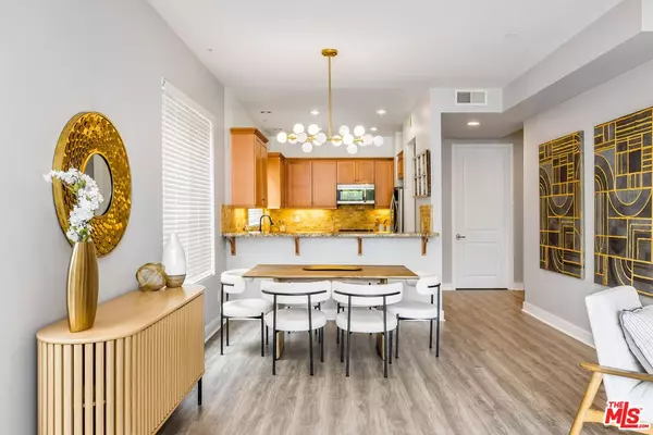 Studio City, CA 91604,11851 Laurelwood Dr #102