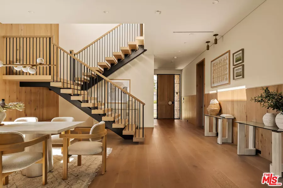 11556 Blix St, Valley Village, CA 91602