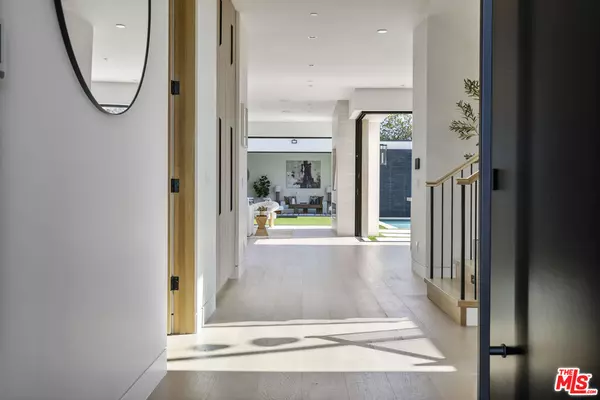 Los Angeles, CA 90066,4220 Kenyon Ave