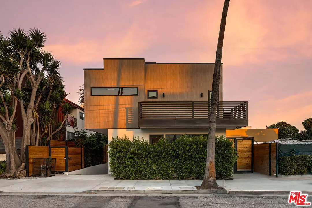 Santa Monica, CA 90405,212 Bay St #101