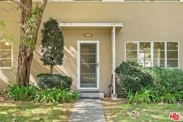 Los Angeles, CA 90016,5432 Village Grn