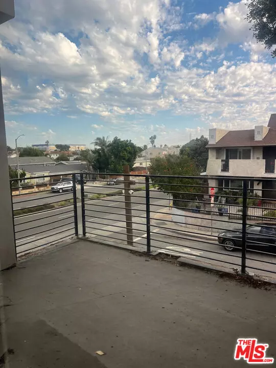 Redondo Beach, CA 90278,2707 Ruhland Ave