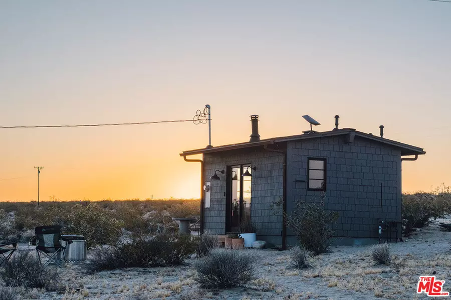 63625 Giant Rock Rd, Joshua Tree, CA 92252