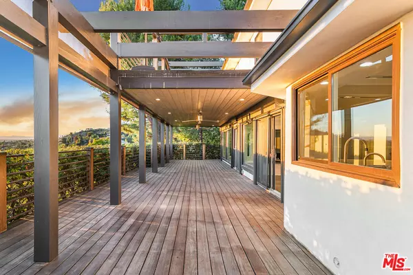 Burbank, CA 91501,1716 Via La Paz