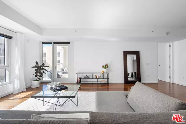 Los Angeles, CA 90028,6250 Hollywood Blvd #7K