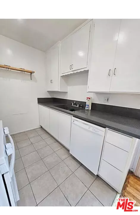 Los Angeles, CA 90034,3125 S Durango Ave