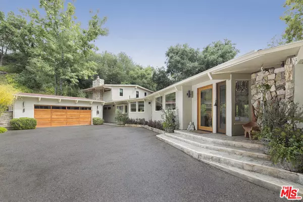 9769 Oak Pass Rd, Beverly Hills, CA 90210