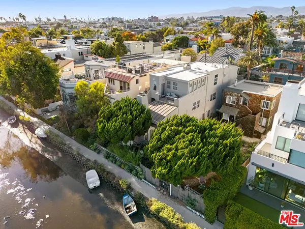 427 Sherman Canal, Venice, CA 90291