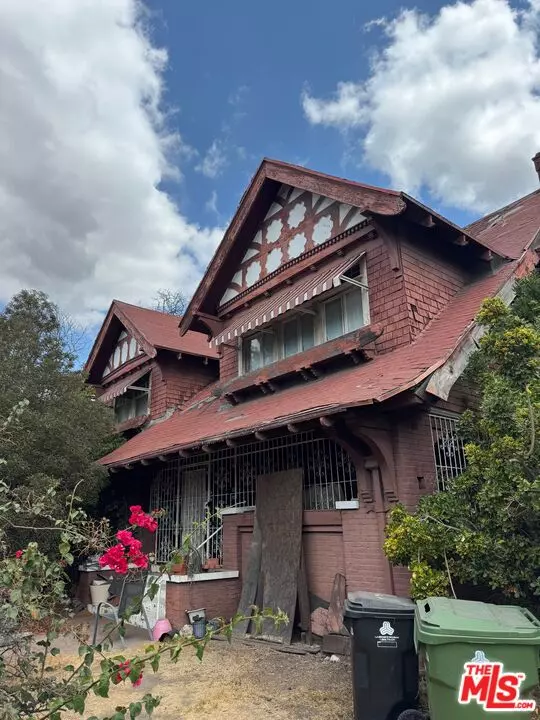 2756 Raymond Ave, Los Angeles, CA 90007