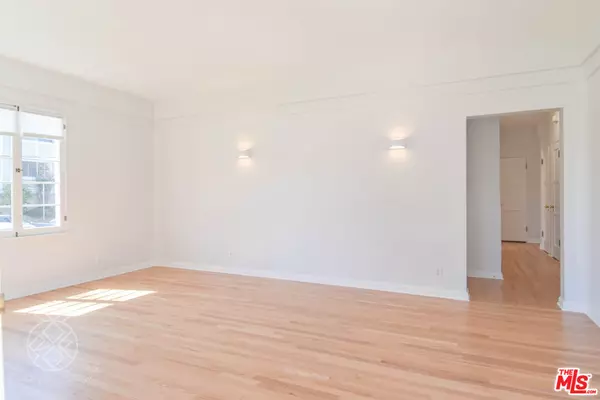 Los Angeles, CA 90035,1069 S Holt Ave