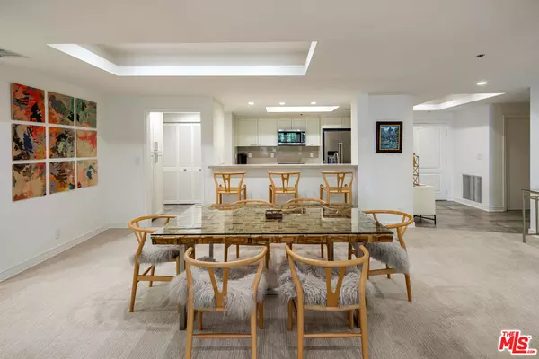 Los Angeles, CA 90049,575 S Barrington Ave #204