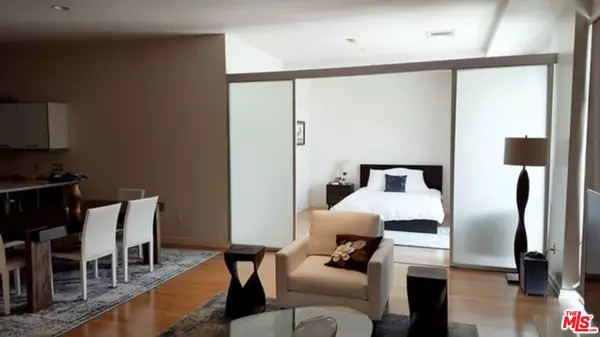 Los Angeles, CA 90017,801 S Grand Ave #1906