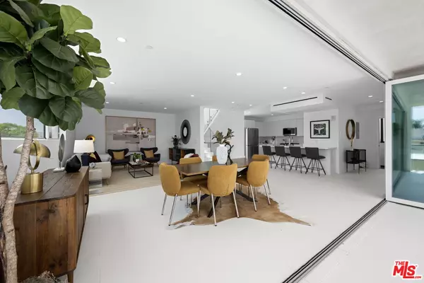 West Hollywood, CA 90048,621 N Kings Rd #3