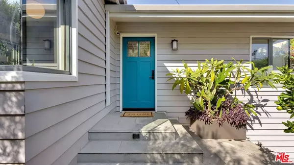 9009 Lloyd Pl, West Hollywood, CA 90069