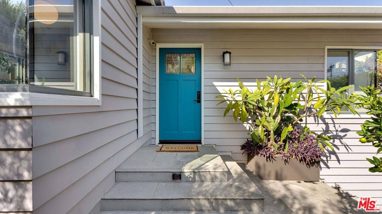 9009 Lloyd Pl, West Hollywood, CA 90069