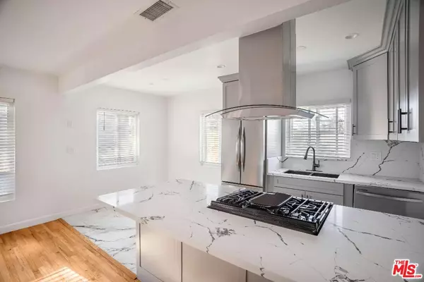 Santa Monica, CA 90404,1844 18th St #D