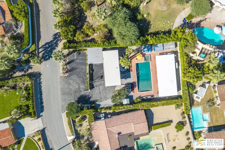 260 W Camino Alturas, Palm Springs, CA 92264