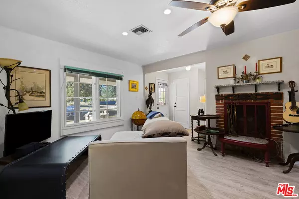 Santa Clarita, CA 91390,16166 Sierra Hwy