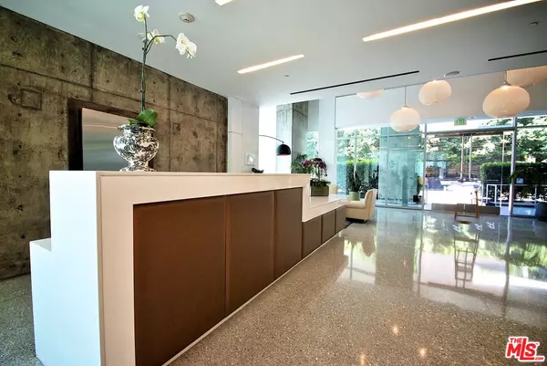 Los Angeles, CA 90028,1480 VINE ST #1104