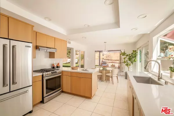 Pacific Palisades, CA 90272,1424 Avenida De Cortez